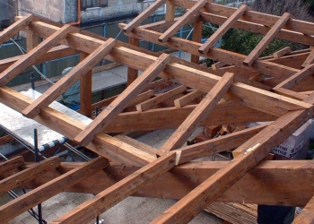 Tettoie in legno: come costruirle